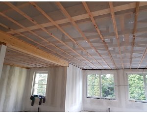 Zateplení nových stropů v mateřské škole